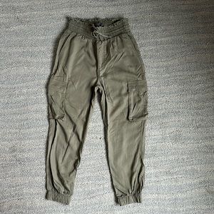 Abercrombie and Fitch Olive Green Cargo Joggers - Size XS Short